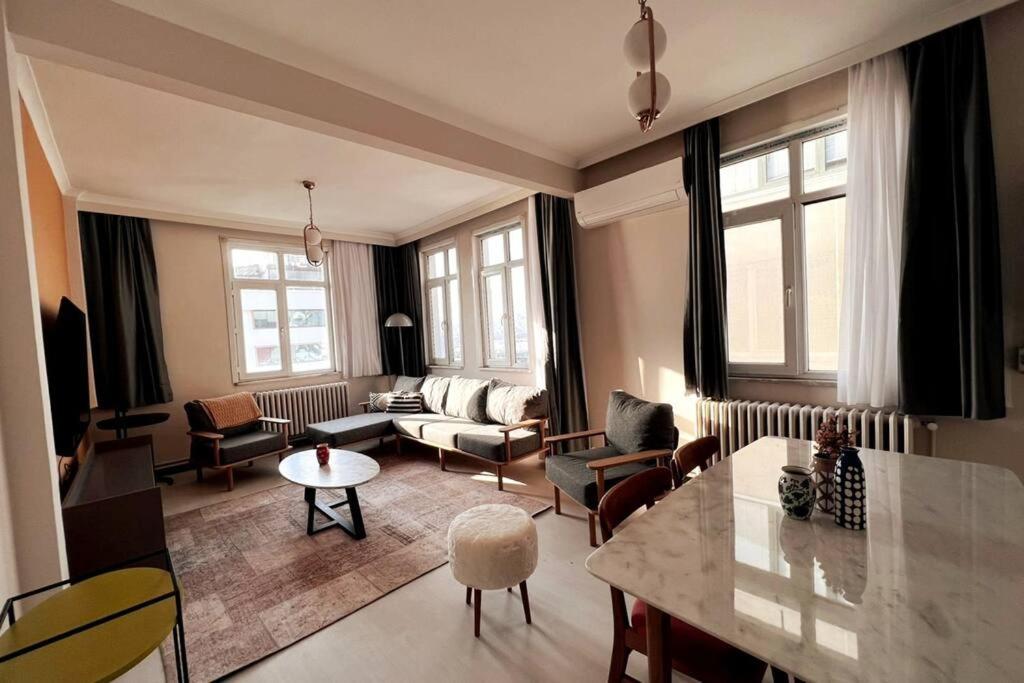 Wonder Karakoy Goldenhorn 8- Ultra Luxury , 4br, Sea View