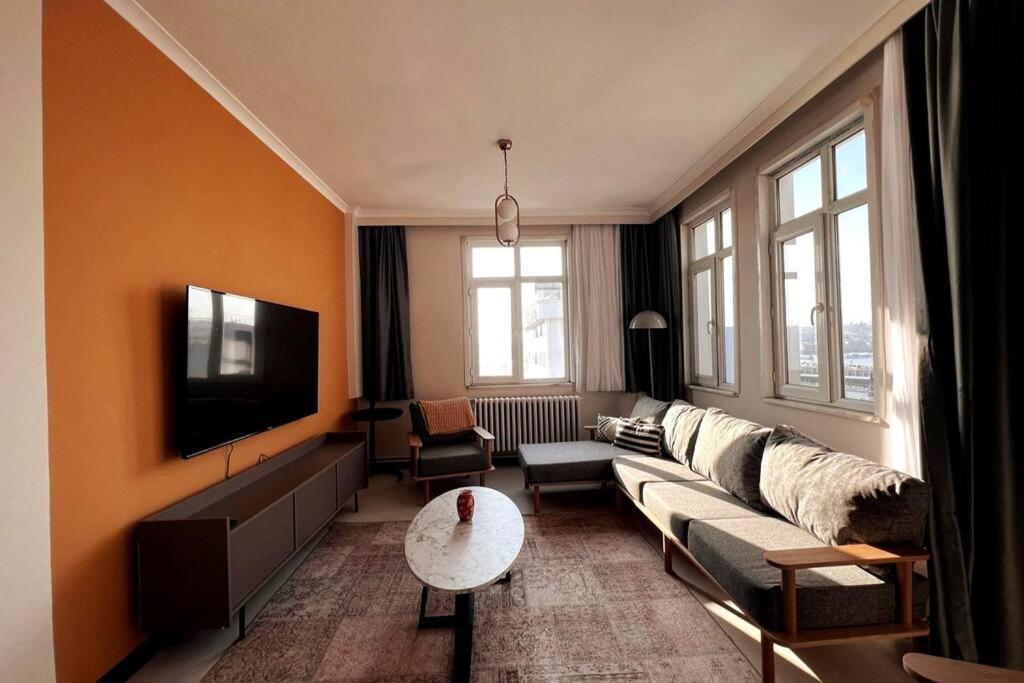 Wonder Karakoy Goldenhorn 8- Ultra Luxury , 4br, Sea View